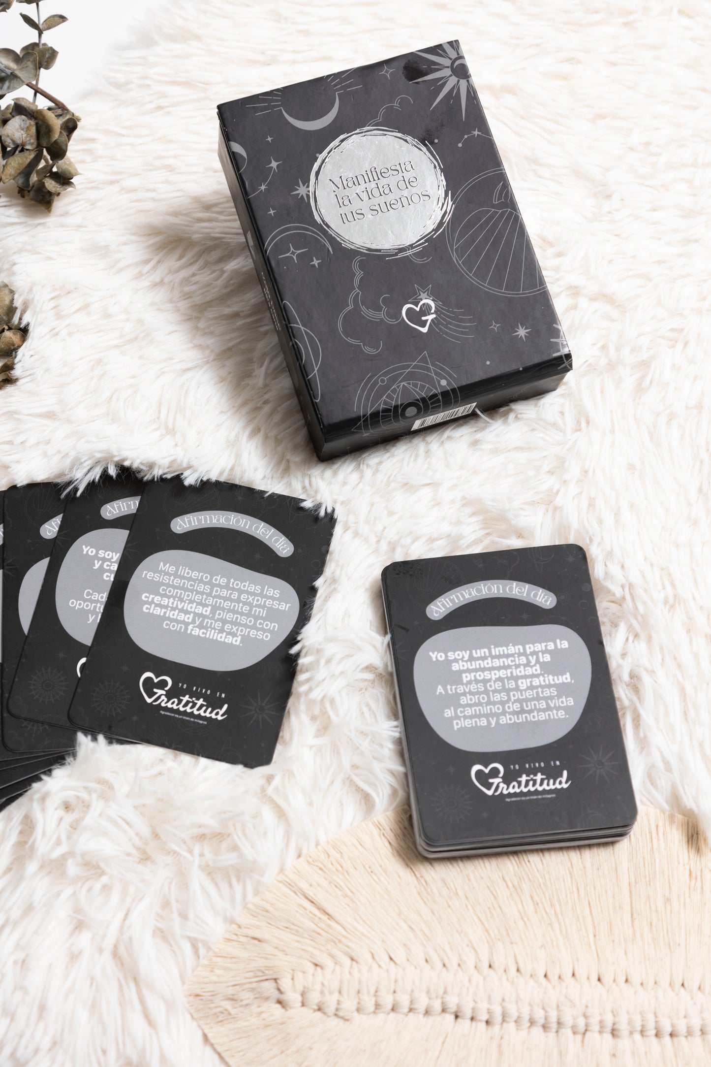 Oráculo Manifestación 💛 – Afirmaciones para Crear la Vida que Deseas