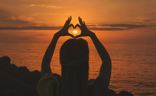 ¿Por Qué Vinculamos el Corazón con los Sentimientos, el Amor y la Vida?