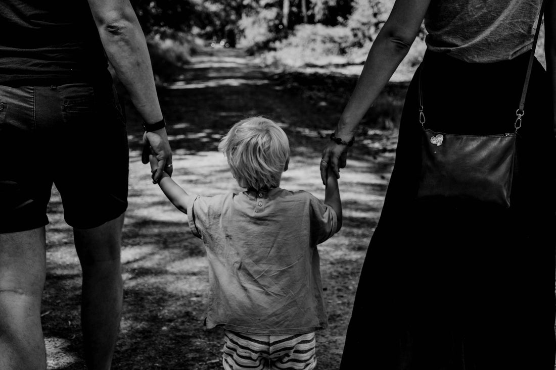 Cómo acompañar emocionalmente a un niño (sin hacerlo perfecto)
